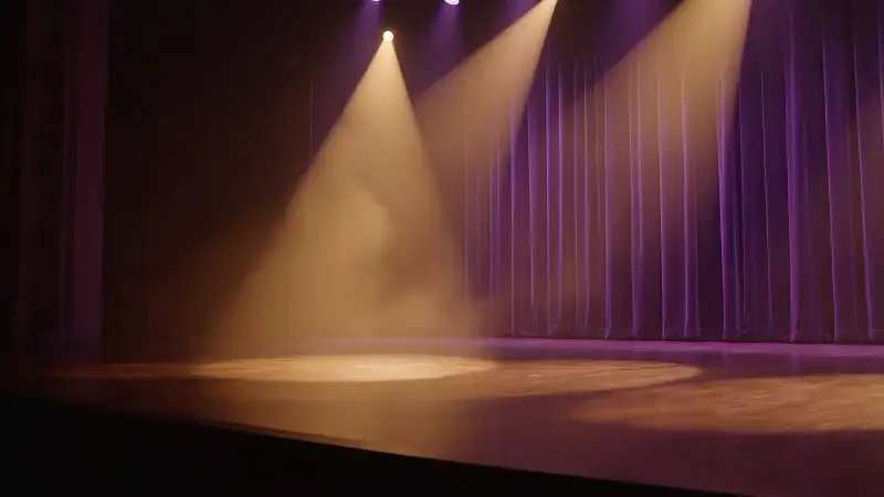 Standbild aus dem Video „Start“