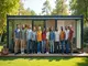 promi-big-brother-2026-zwoelf-bewohner-starten-im-garten-container